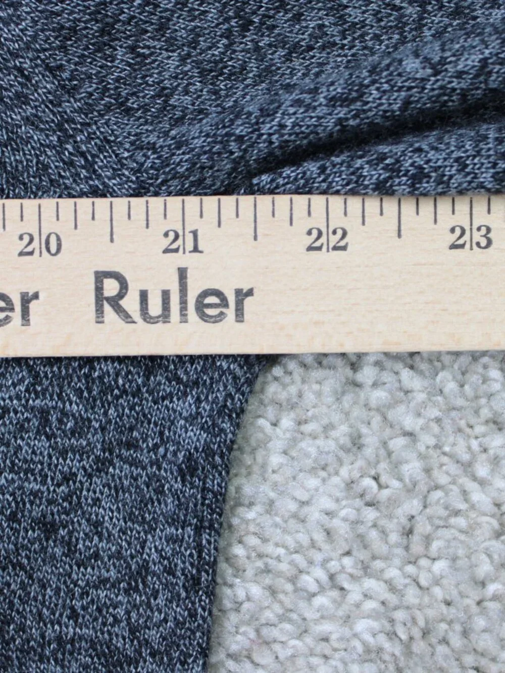 Banana Republic Sweater NWT Mens Medium Gray Premium Luxe Yarn Silk/Cashmere L/S